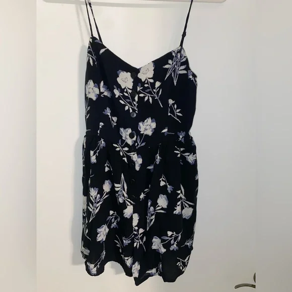 Urban Outfitters Poppy Sweetheart Button Down Romper - Picture 2 of 4